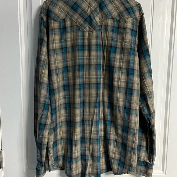 Plaid Wrangler Retro Button-Up Shirt in Blue‎ and Tan - Picture 2 of 5